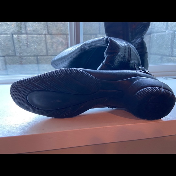 Boots - Picture 3 of 3